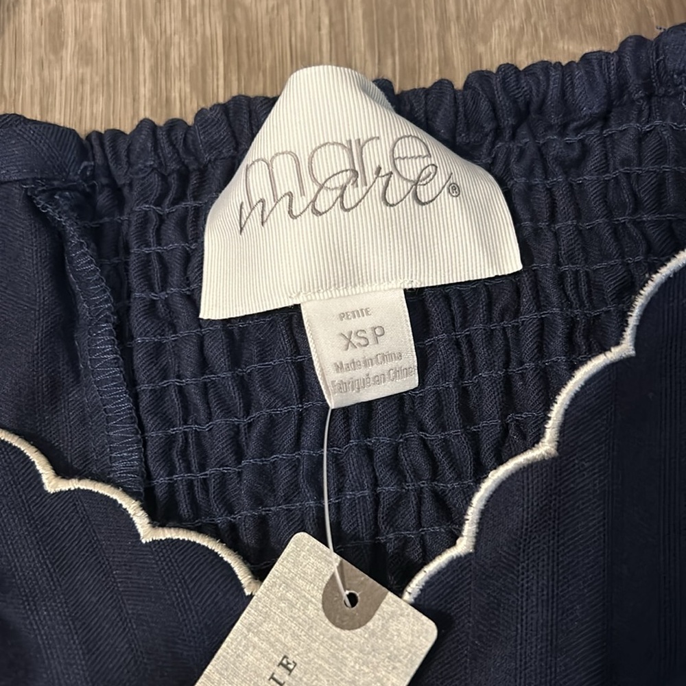 Mare Puff Sleeve linen wrap blouse - Picture 7 of 11